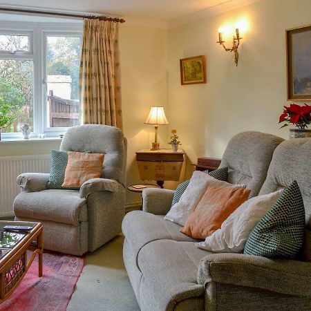 Swallow Barn Villa Chobham  Luaran gambar