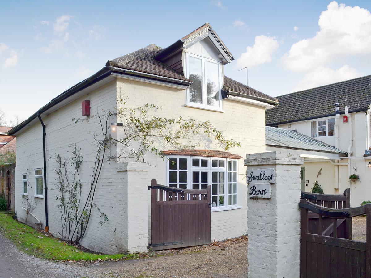 Swallow Barn Villa Chobham  Luaran gambar