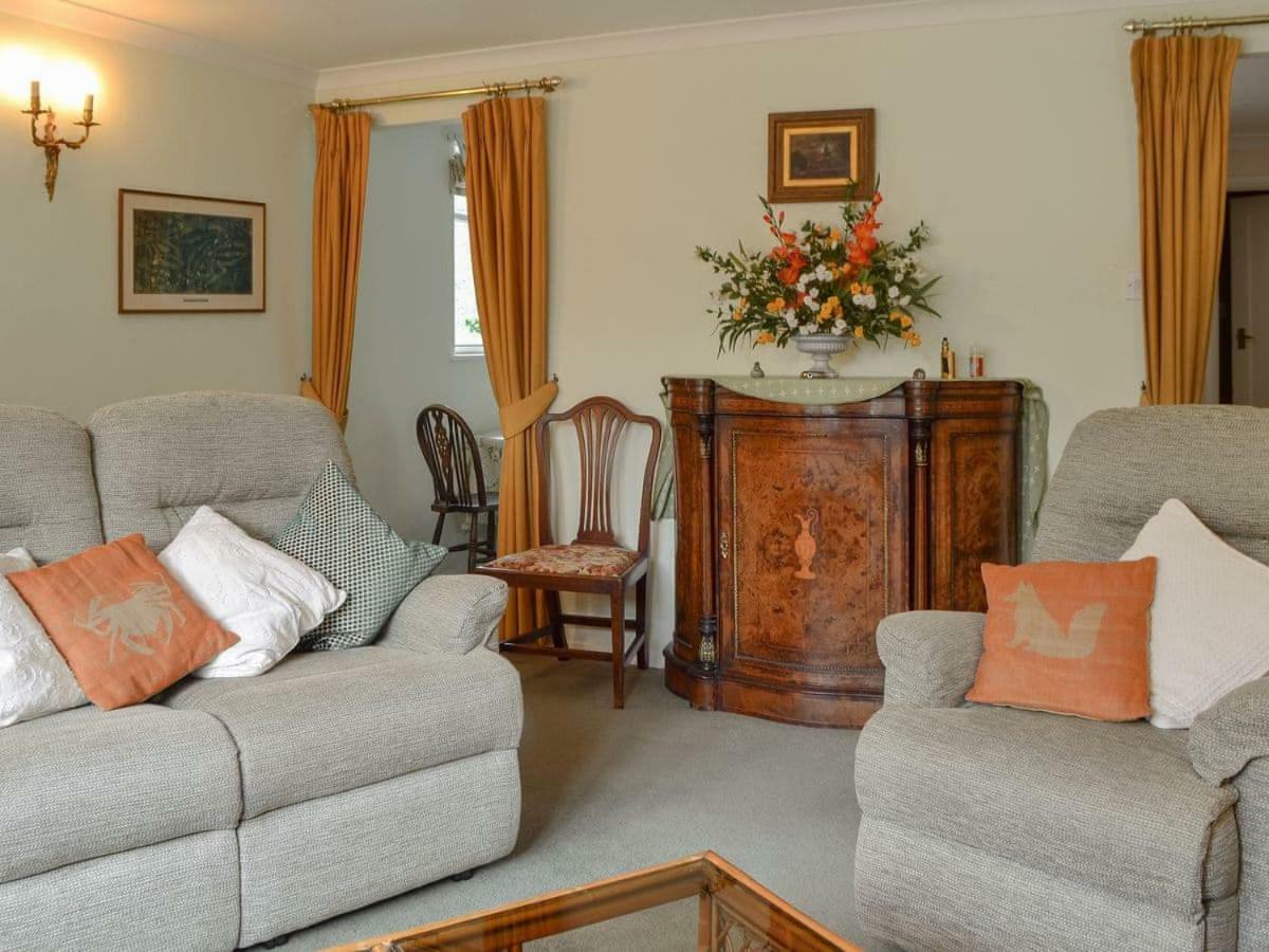 Swallow Barn Villa Chobham  Luaran gambar